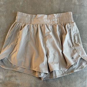 Balance breeze shorts